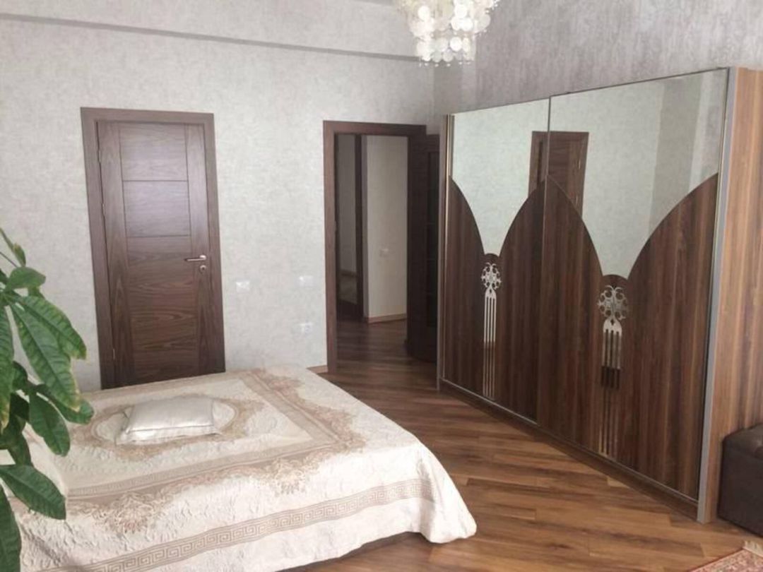 Satılır 4 otaqlı yeni tikili 180 m² — Mənzil, Bakı (4)
