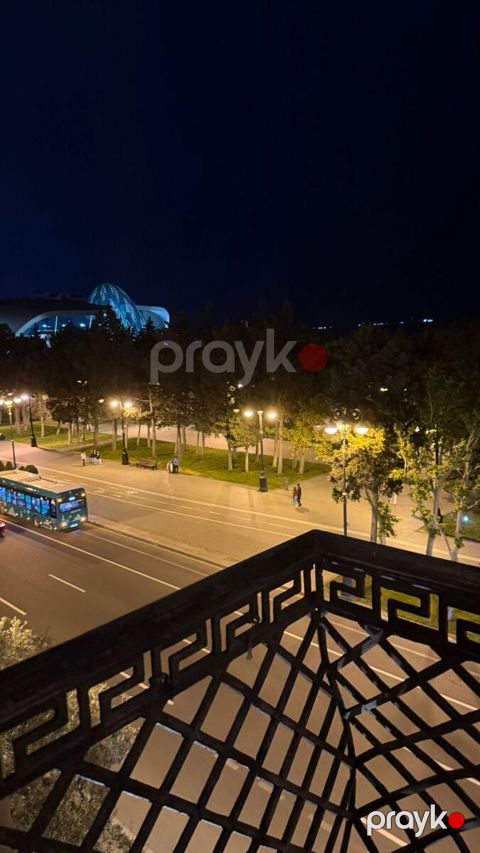 3-otaqlı mənzil kirayə verilir, Sahil m., 114 m²