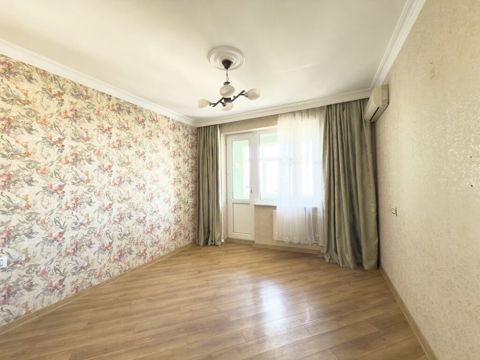 Bakı, 8-ci mikrorayon, 2 otaqlı, Köhnə tikili, m. Azadlıq Prospekti, 65 kv. m — Bakı