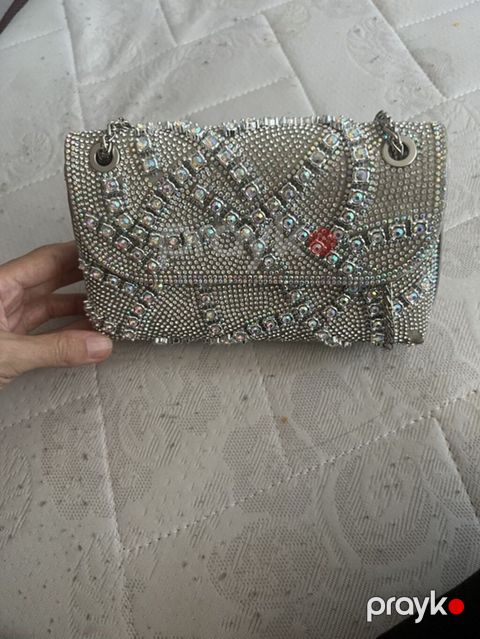 Parıltılı axşam çantası / minaudière - Rəng: gümüşü - Üst hissə: tam — Bakı