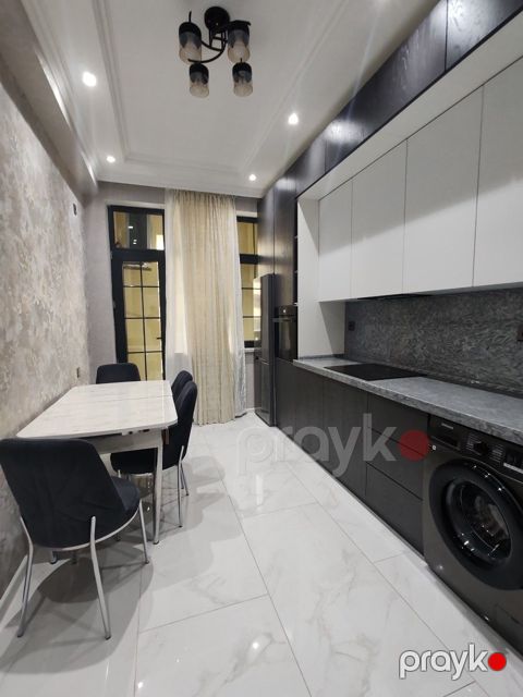 İcarəyə verilir 2 otaqlı yeni tikili 90 m²