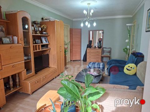 Satılır 3 otaqlı köhnə tikili 70 m²