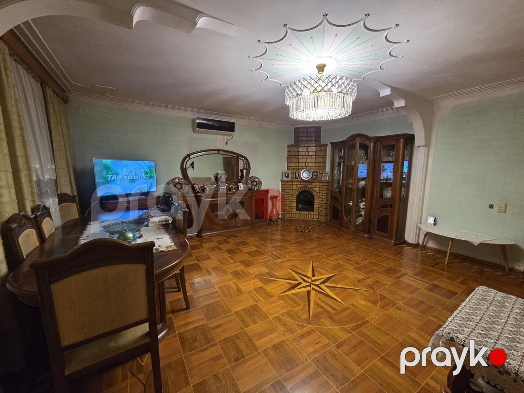 Satılır 4 otaqlı köhnə tikili 130 m² — Mənzil, Bakı (2)