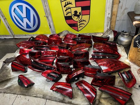 "Porsche, Volkswagen, Audi" fara və stop işıqları — Bakı