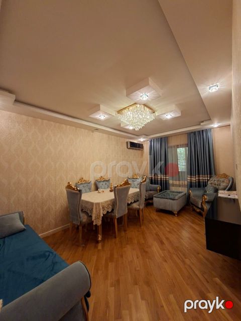 Satılır 4 otaqlı köhnə tikili 100 m²