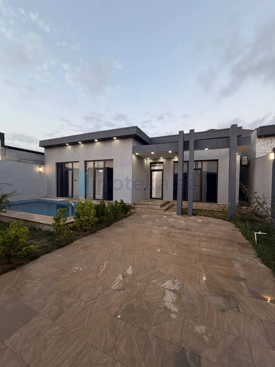 Satılır: 4 Otaq, Bağlar, Xəzər r., Mərdəkan q., 120.00 m²