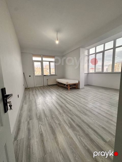 Satılır 3 otaqlı yeni tikili 105 m²