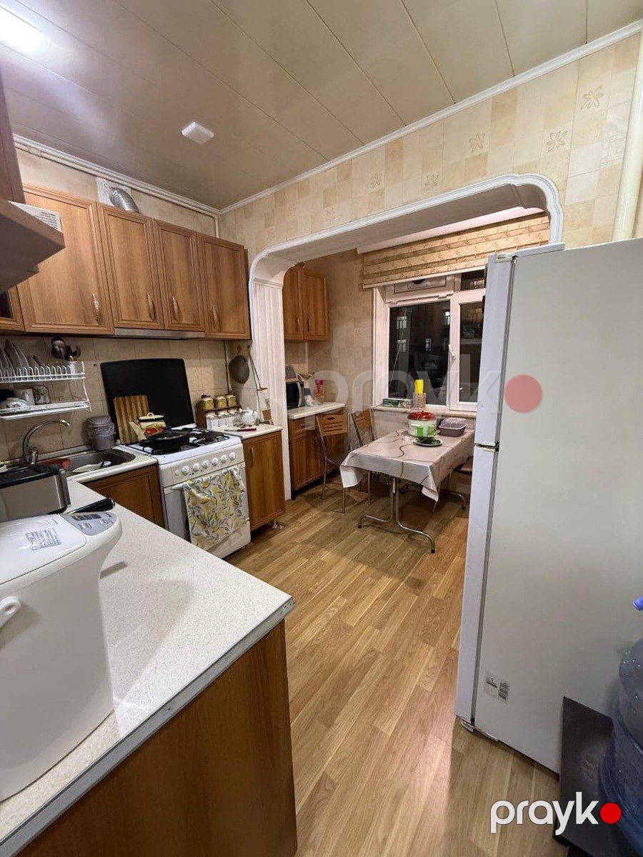 Satılır 4 otaqlı köhnə tikili 100 m² — Mənzil, Bakı (12)
