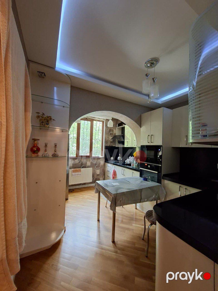 Satılır 4 otaqlı köhnə tikili 100 m² — Mənzil, Bakı (6)