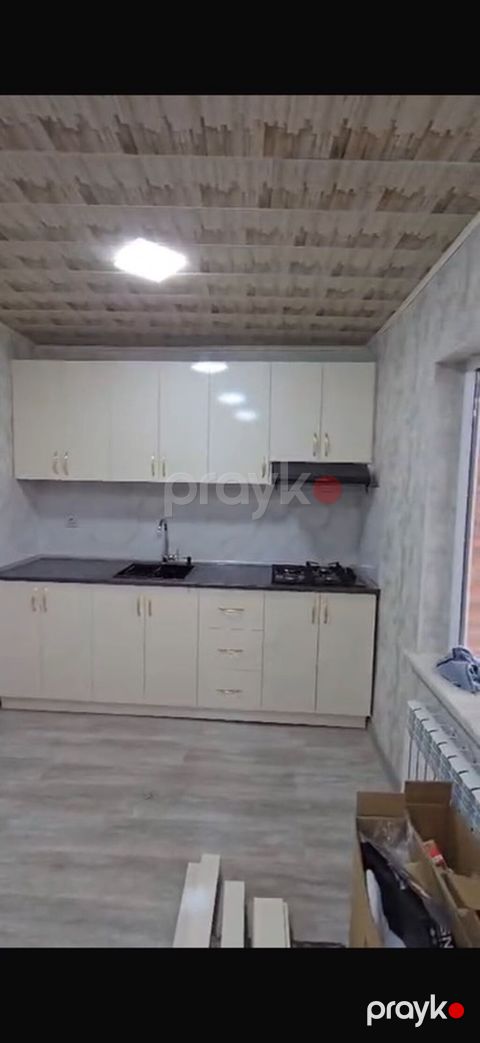 2 mərtəbə mənzil – yeni təmirli Böyük ailəyə üçün Azadlıq met — Bakı