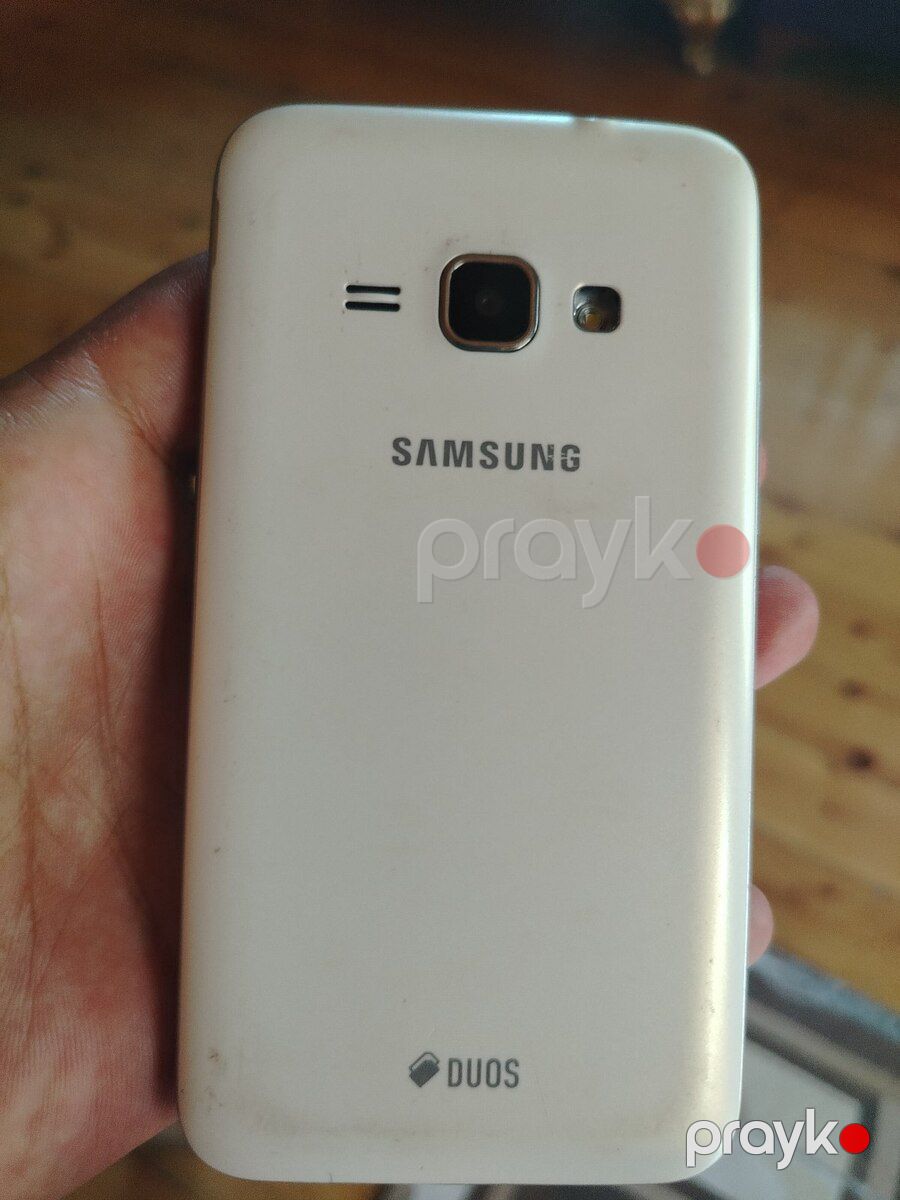 Samsung Galaxy J1 White 4GB — Smartfonlar, Bakı (2)