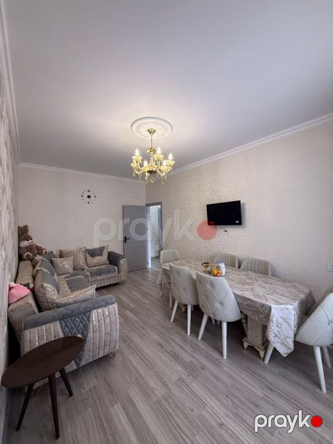 Satılır 4 otaqlı köhnə tikili 110 m²