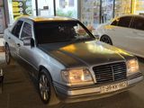 Mercedes E 200, 2.0 L, 1993 il, 71 000 km — Автомобили