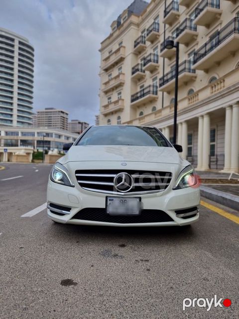 Mercedes B 200, 1.6 L, 2012 il, 14 000 km — Bakı