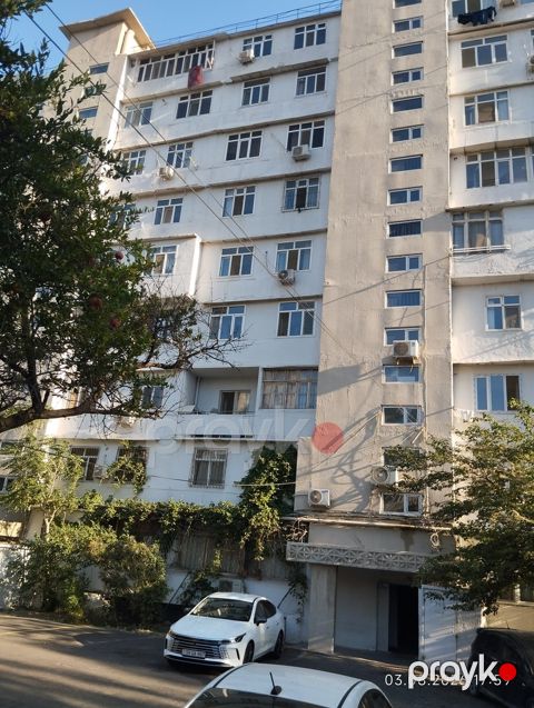 Satılır 4 otaqlı köhnə tikili 85 m² — Bakı