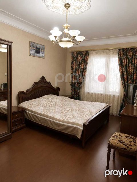 Satılır 4 otaqlı köhnə tikili 100 m² — Bakı