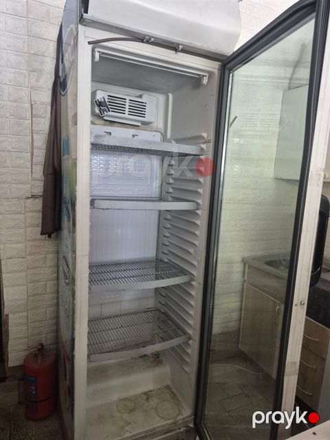 Soyuducu vitrin Uğur — Bakı