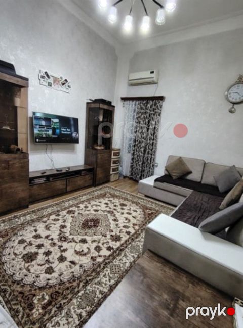 Satılır 1 otaqlı köhnə tikili 25 m²