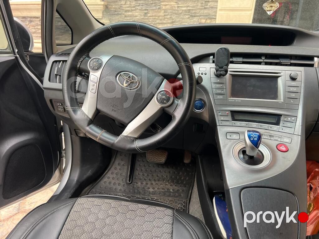 Toyota Prius, 1.8 L, 1.3 kWh, 2013 il, 317 000 km — Avtomobillər, Bakı (5)