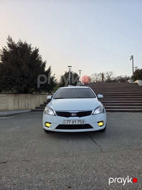 Kia Ceed, 1.4 L, 2011 il, 275 000 km — Quba