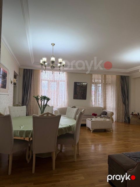 Satılır 3 otaqlı yeni tikili 175 m² — Bakı