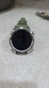Huawei ağıllı saat – yaşıl silikon kəmərli, paslanmayan polad gövdəli — Smart Watches