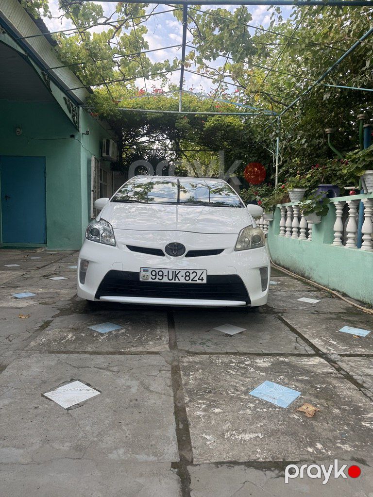 Toyota Prius, 1.8 L, 1.3 kWh, 2015 il, 160 000 km — Avtomobillər, Bakı