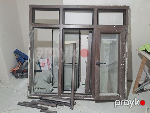 PVC pəncərə. 2 layli. 2 qat suseli. ortasi sabitdir. setqasi var — Bakı