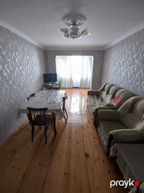 Satılır 4 otaqlı köhnə tikili 110 m² — Bakı