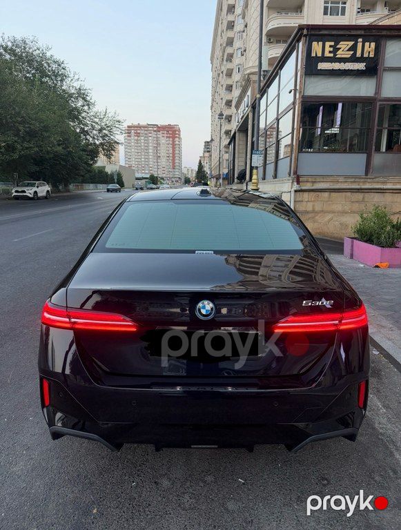 BMW 530e, 2.0 L, 19.4 kWh, 2025 il, 8 000 km — Avtomobillər, Bakı (3)
