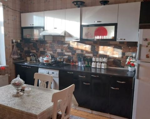 Endirim edildi metbex 300 AZN .üstünde Qaz moyka — Mətbəx mebeli