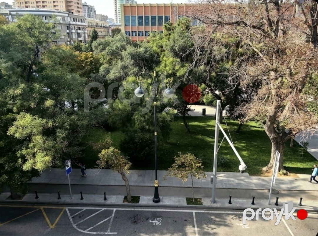 Satılır 6 otaqlı köhnə tikili 345 m² — Mənzil, Bakı (6)