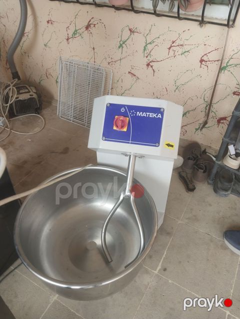 Mateka sənaye tipli xəmir yoğurma maşını 40 kilo xəmir yogurur əla — Bakı