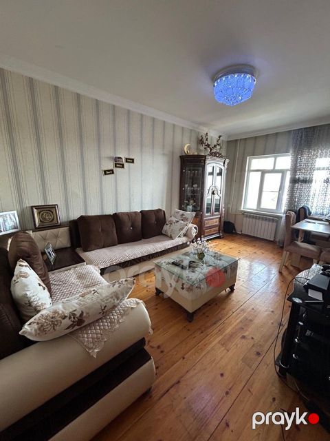 Satılır 2 otaqlı köhnə tikili 56 m² — Bakı