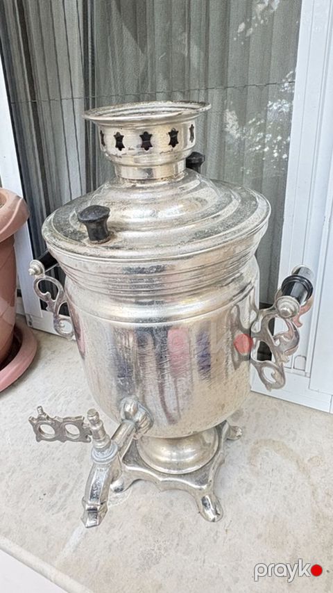 Qedimi balaca samovar teze kimidi — Bakı