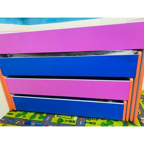 4 ədəd 4-lü dəst. Ümumi 16 yataq. 1 dəst 350 Azn. unvan — Beds