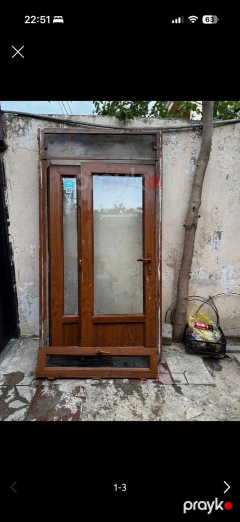 Qapı — Bakı