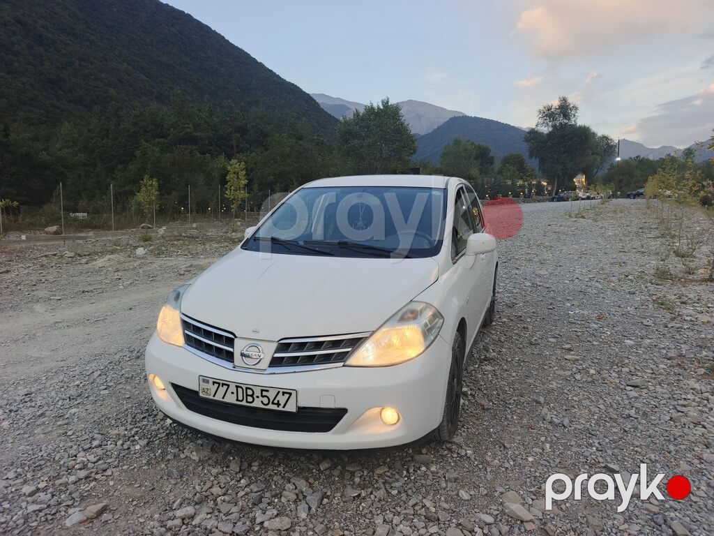 Nissan Tiida: 1.4 l 2012 il Sedan — Avtomobillər, Şəki
