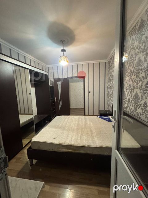 İcarəyə verilir 2 otaqlı köhnə tikili 65 m²