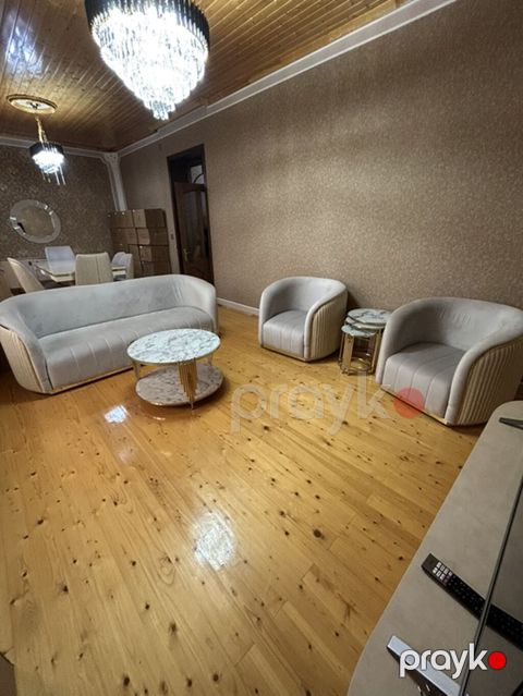 Qonaq otağı və yemək dəsti Tərkibi: - Qonaq otağı üçün 3 hissəli — Digah