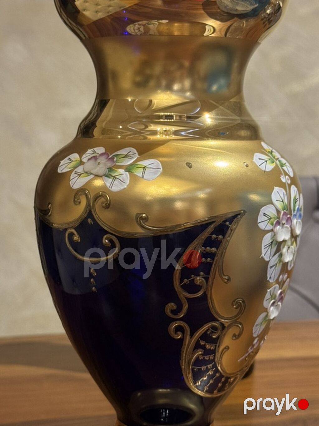 Bir vaza, Bogem şüşəsi — Vaazalar, kreslolar, süni çiçəklər, Bakı