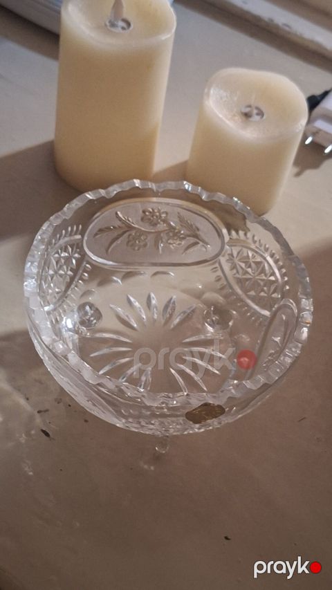3 ayaqlı xrustal konfet qabı 20 azn — Bakı