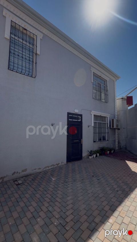 Satılır 4 otaqlı həyət evi/bağ evi 180 m² — Bakı