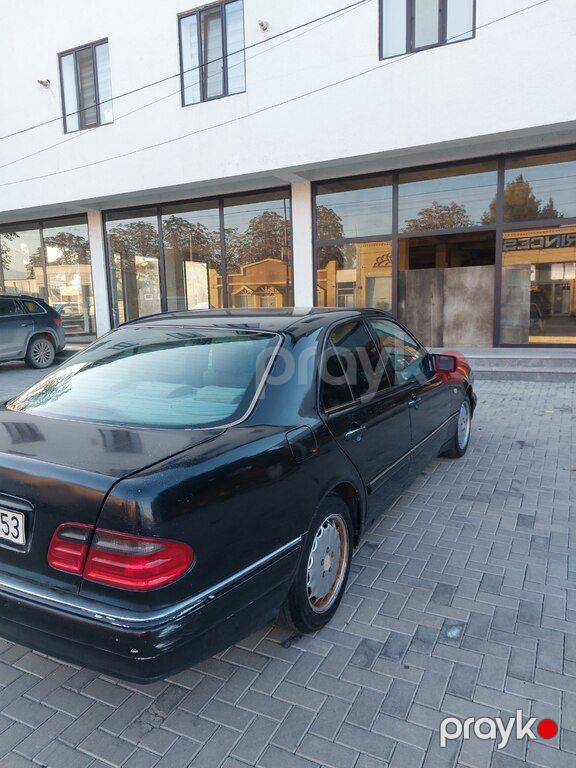 Mercedes E 240, 2.4 L, 1998 il, 450 000 km — Avtomobillər, Quba (4)
