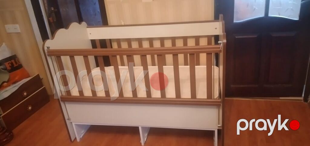 Uşaq beşiyi və döşək dəsti - Material: ağ və ağac rəngində — Bəşikləri, Bakı (2)