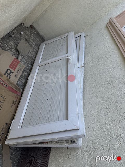 Plastik qapı və nəfəslik — Bakı