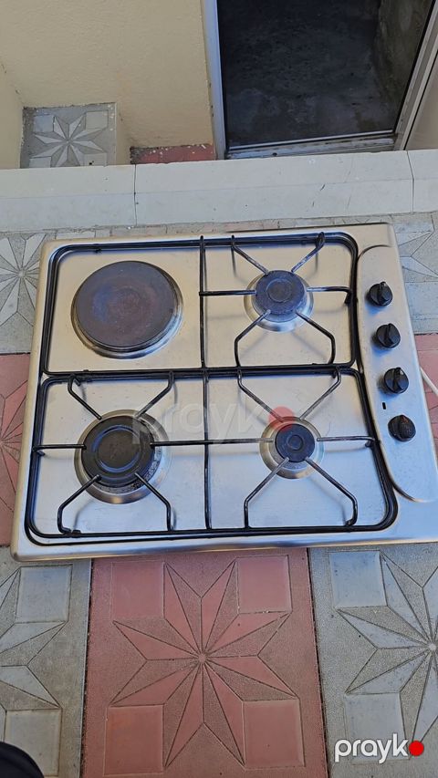 4 gözlü kombinə edilmiş ankastre plitə - 1 elektrik “çugun” diski + 3 — Bakı