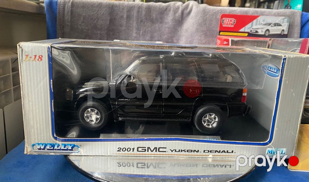 Коллекционная модель GMC Yukon Denali black 2001 — Kolleksiyalar, Bakı