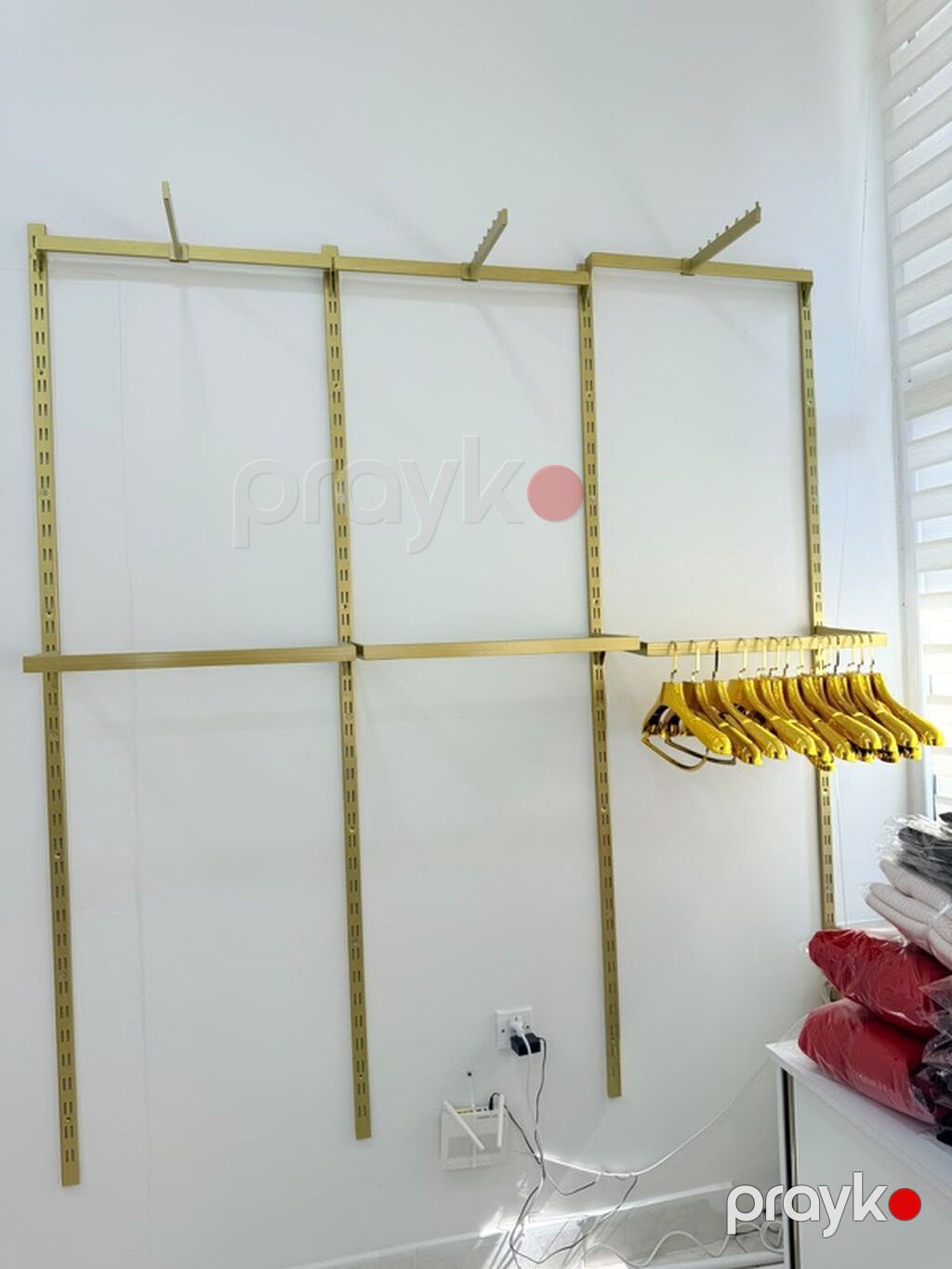 Butik üçün vitrin və avadanlıq dəsti - Qızılı rəngli divar asqı — Digər, Bakı (4)