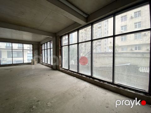 Satılır obyekt 260 m² — Bakı